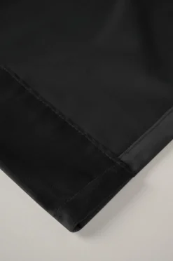 Gardin svart - 135x240cm 7cm