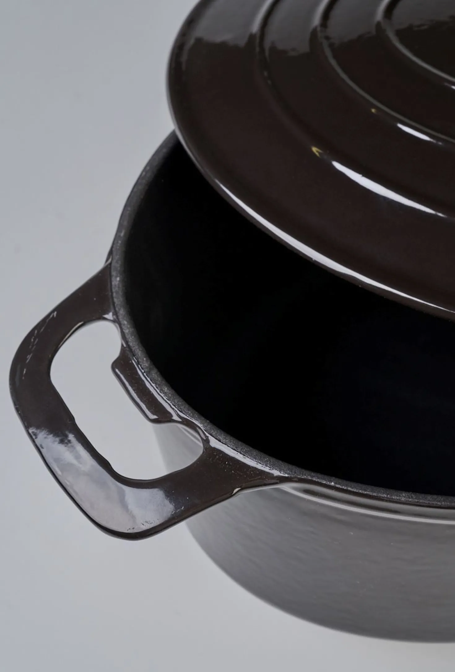 Gjutjärnsgryta oval svart - 5800ml