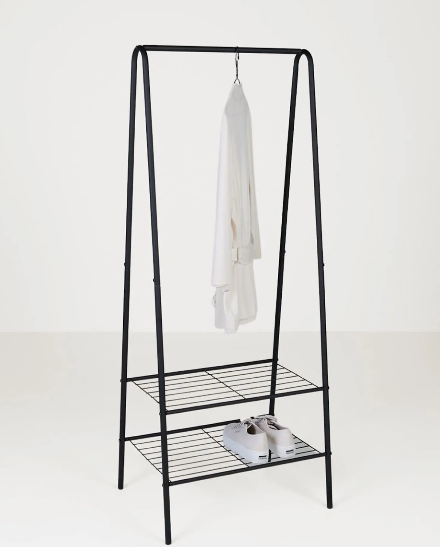 Klädhängare svart - 60x45x152 cm