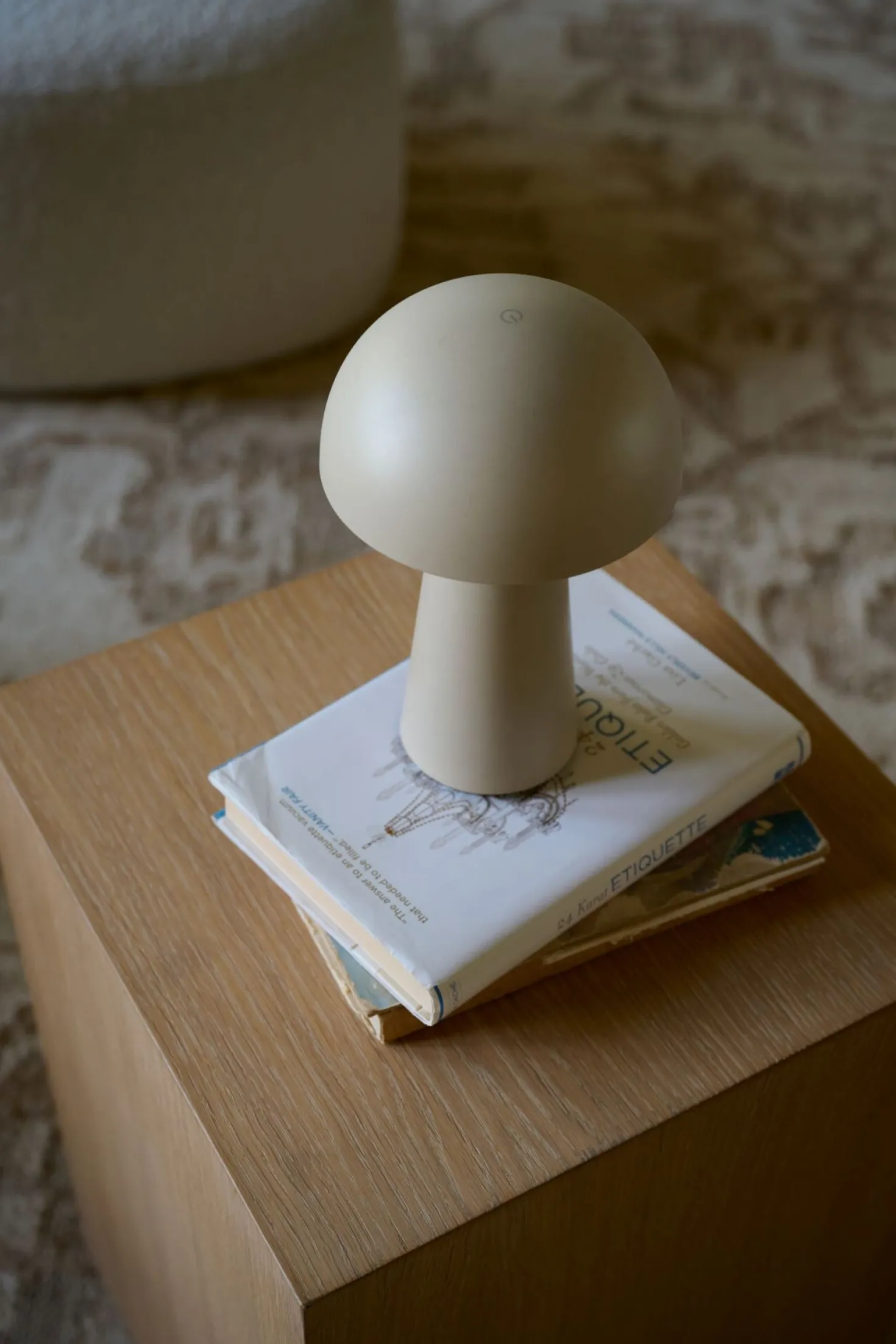 Led bordlampa beige - 21,5 cm ø13,7