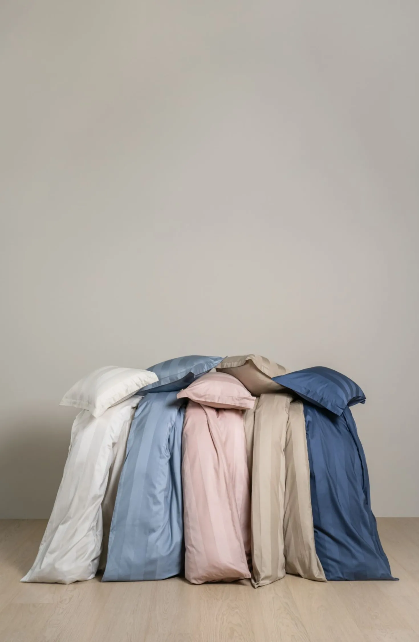Påslakanset i satin ljusbeige - 150x210 cm