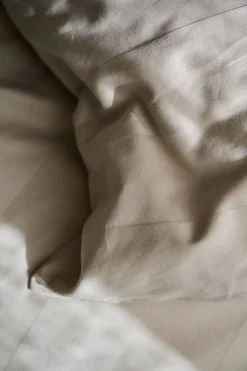 Påslakanset i satin ljusbeige - 150x210 cm